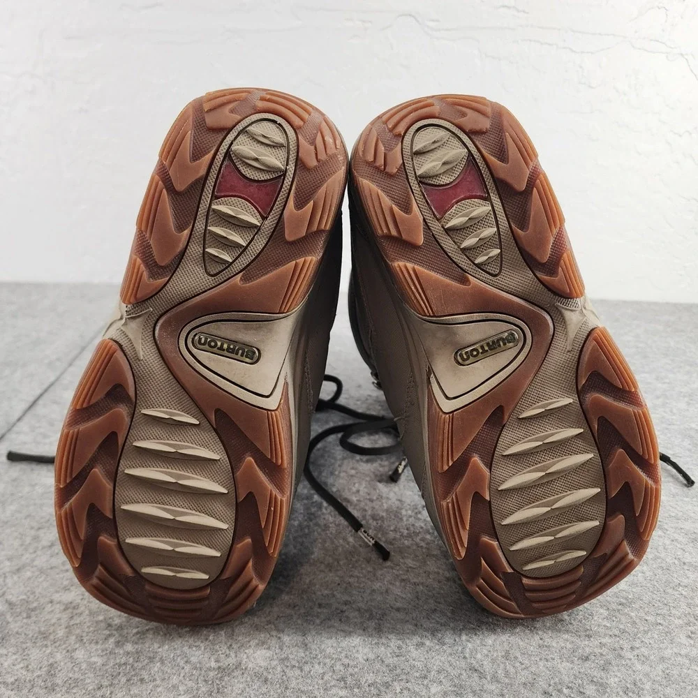 Burton Moto Snowboard Boots Tan Mens Size 6 Winter Sports Gear *FLAWS*